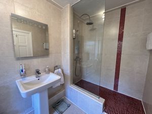 Photo 23- click for photo gallery